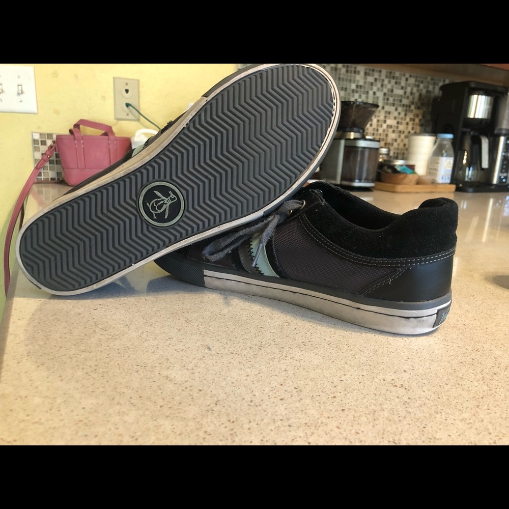Men’s penguin causal shoe. 10.5 true to size